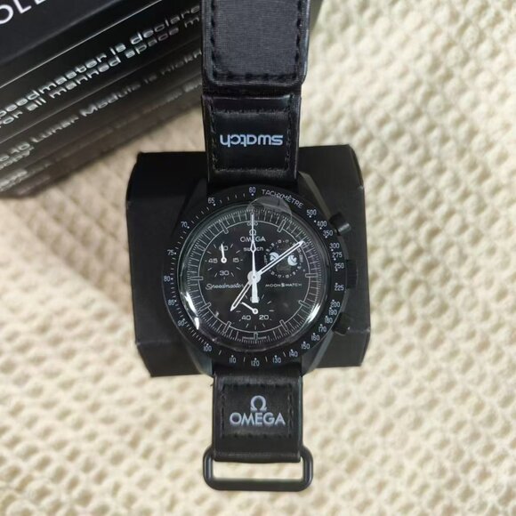 Mission watch with black NEW moon pattern - Picture 1 of 9